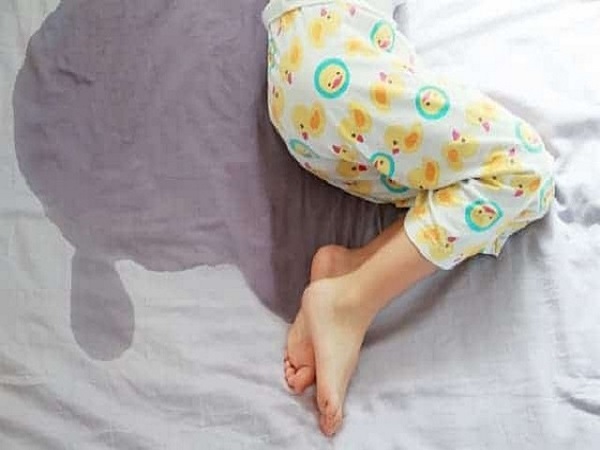 Nằm mơ thấy đái dầm là điềm báo gì?