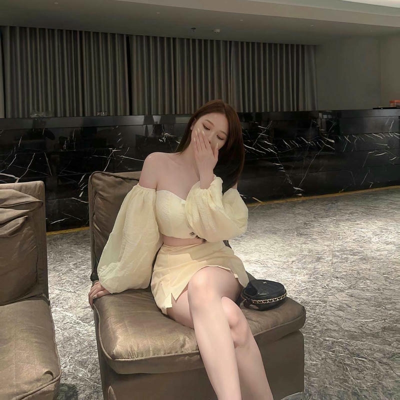 gái xinh che mặt bánh bèo
