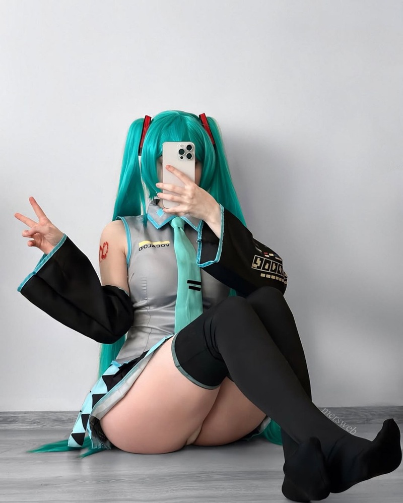 gái xinh che mặt cosplay